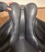 Used 18" Sue Carson Dressage Saddle - Image 5