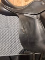 Used 17.5" N2 Vinctore Dressage Saddle - Image 9
