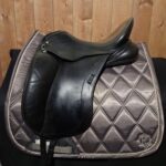 Used 17.5" Schleese Triumph Dressage Saddle - Image 2