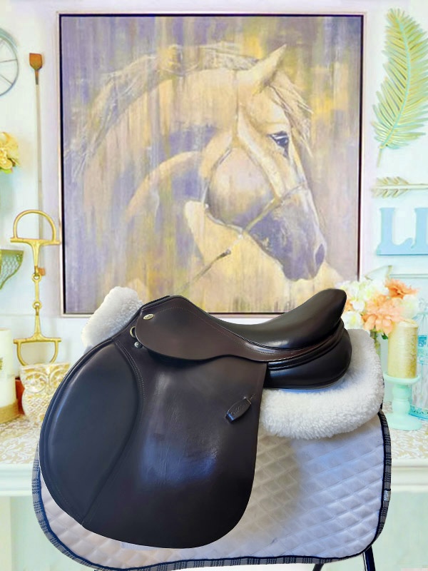 17” Kentaur Triton Jump Saddle - 1 17” Kentaur Triton Jump Saddle - Image 1