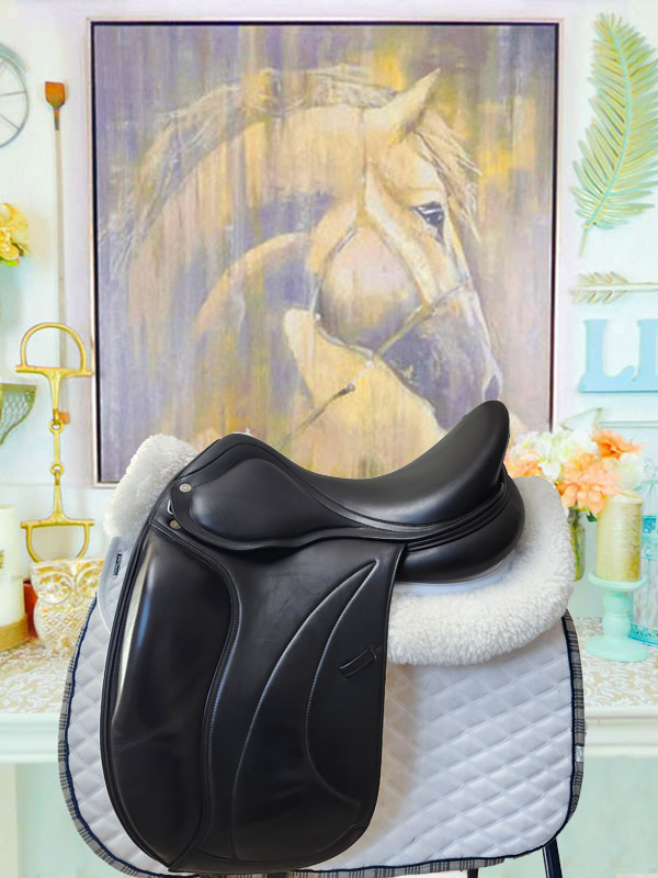 17” Equipe Elegance Dressage Saddle - 1 17” Equipe Elegance Dressage Saddle - Image 1
