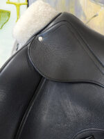 17.5” Schleese Synergy Dressage Saddle - Image 5