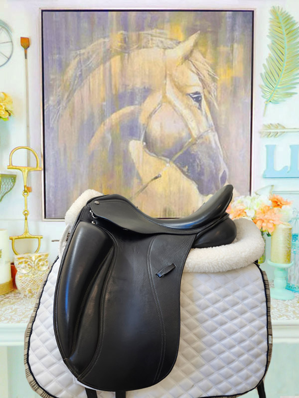 17” Mondega Valencia Dressage Saddle - 1 17” Mondega Valencia Dressage Saddle - Image 1