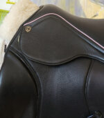 17.5” Lovas Lagos Dressage Saddle - Image 3