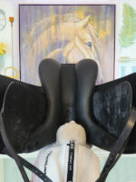 17.5” Lovas Lagos Dressage Saddle - Image 8