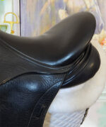 17.5” Schleese Wave Dressage Saddle - Image 8