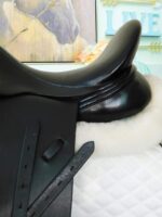 17.5” Frank Baines Omni Dressage Saddle - Image 6