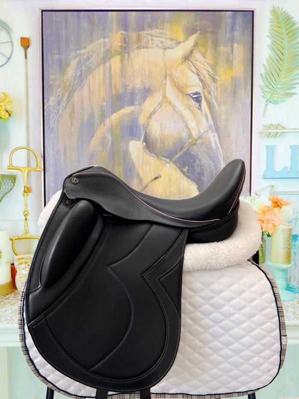 18” Lovas Legato Dressage saddle - 1 18” Lovas Legato Dressage saddle - Image 1