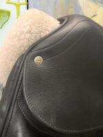 18” CWD SE05 3L Monoflap Dressage Saddle - Image 3