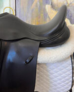 17.5” Frank Baines Omni Dressage Saddle - Image 4