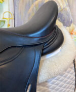 17” Regal Dressage Monoflap Saddle - Image 4