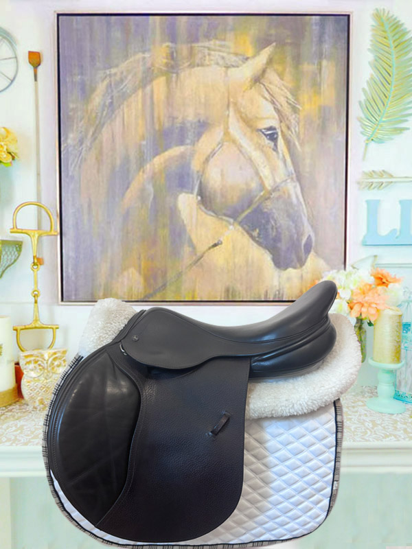 Gorgeous 17.5” Ideal French Debut Jump Saddle - 1 Gorgeous 17.5” Ideal French Debut Jump Saddle - Image 1