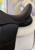 17.5” Dresch Monoflap Dressage Saddle - Image 4