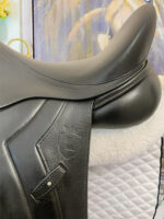 17.5” Lovas Liberty Monoflap Dressage Saddle (MW) - Image 4