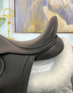 17.5” Black Country Adelinda Dressage Saddle - Image 4