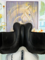 17.5” Black Country Eloquence Dressage Saddle - Image 9