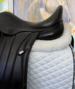 17.5” Equipe Viktoria Monoflap Dressage Saddle - Image 4