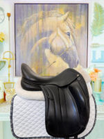 17.5” Equipe Viktoria Monoflap Dressage Saddle - Image 2