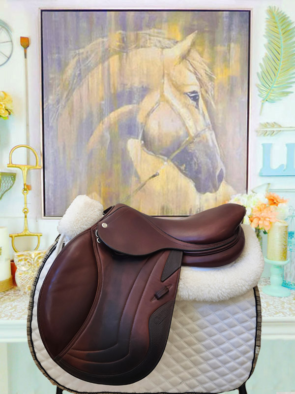 17” CWD Se03 2L Like New - 1 17” CWD Se03 2L Like New - Image 1