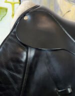 17.5” Frank Baines Elegance Dressage Saddle - Image 3